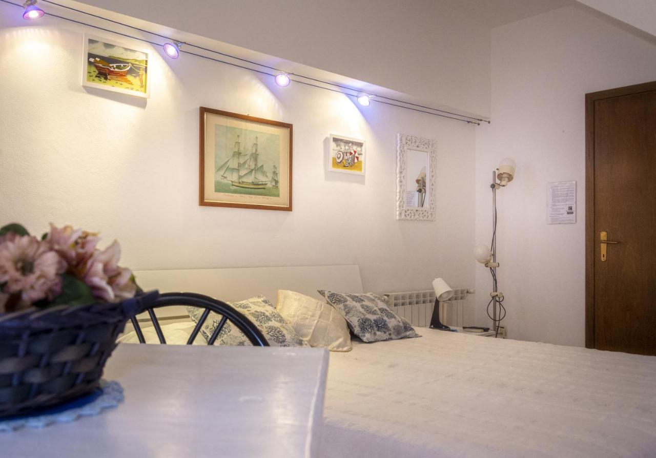 Appartamenti La Casina Porto Azzurro Esterno foto