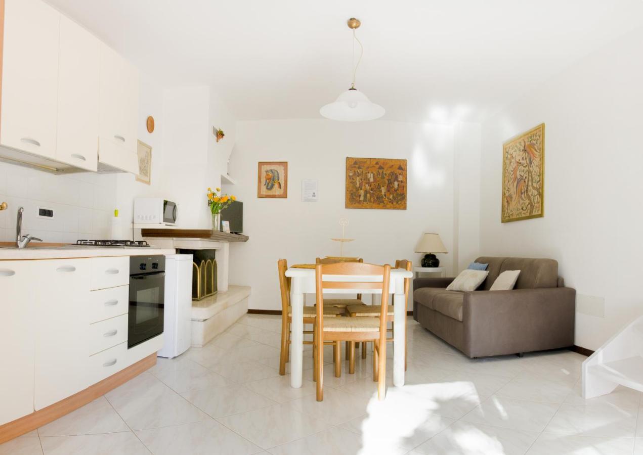 Appartamenti La Casina Porto Azzurro Esterno foto