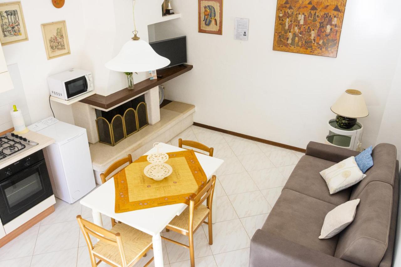 Appartamenti La Casina Porto Azzurro Esterno foto